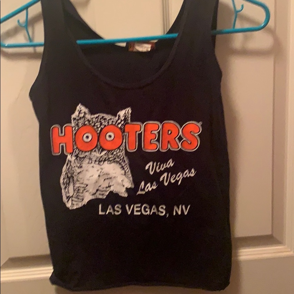 Hooters tank top